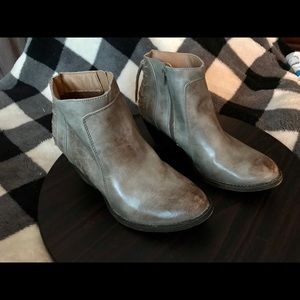 Size 10 boots from the Buckle